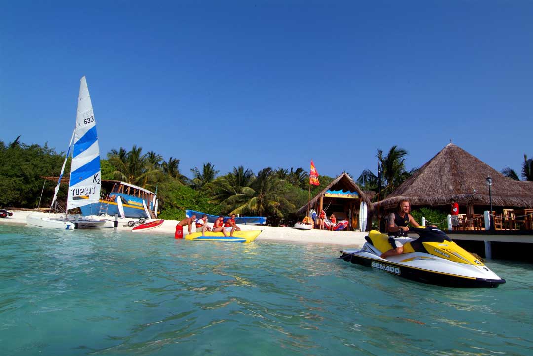Hudhuranfushi Surf Resort Activities (1)