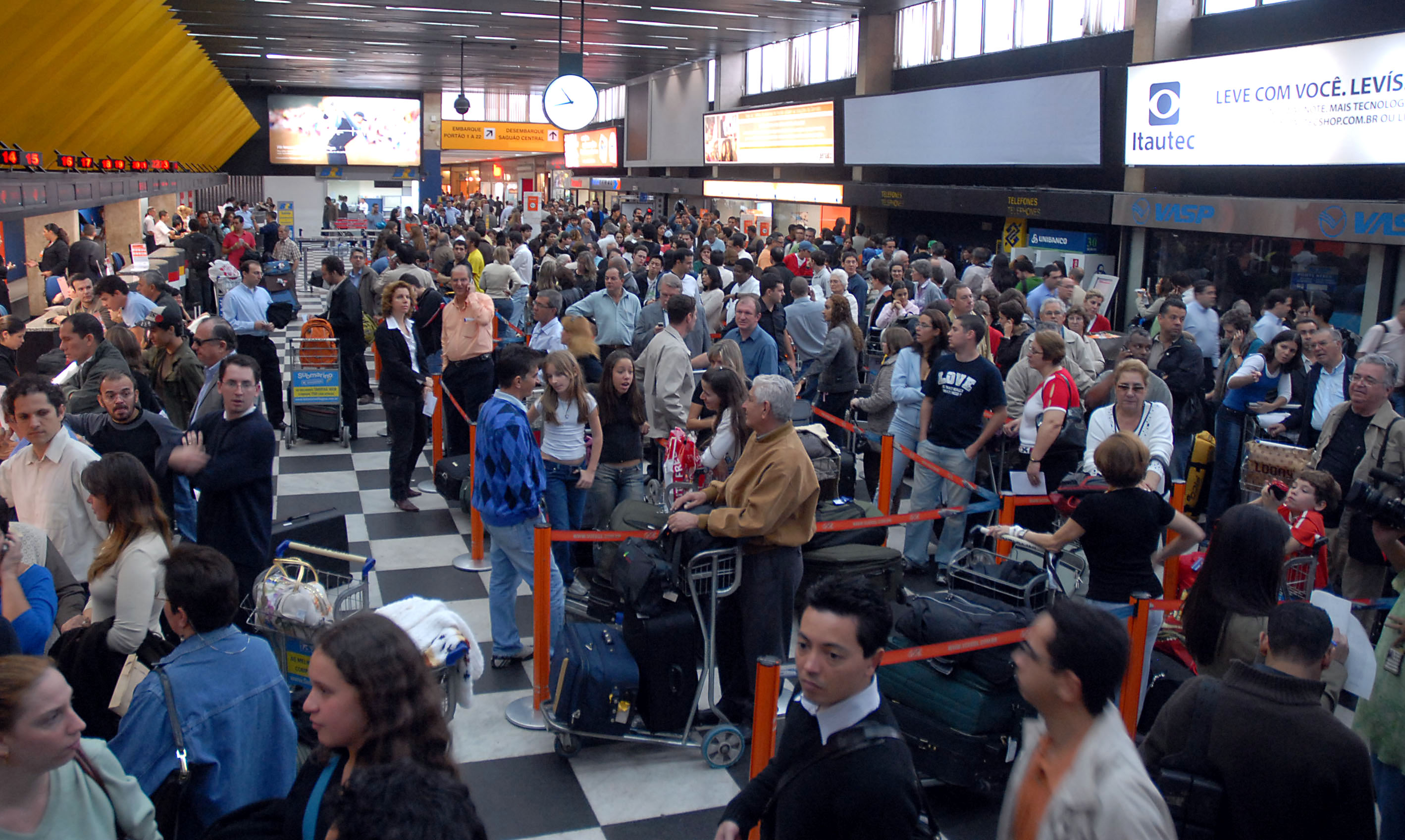 できる旅人の空港到着時間とは？